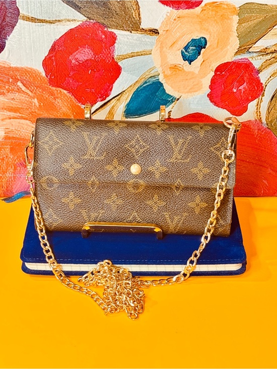 louis Cuit Handbags - Louis Vuitton Monogram Brown trifold Wallet with Chain